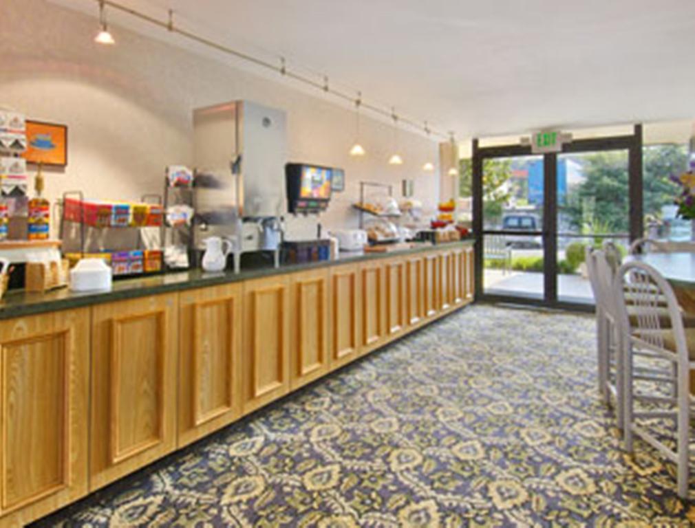Perryville Hotel Restoran foto